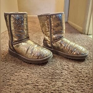 Cute Silver Sequin Ugg Boots Size 7